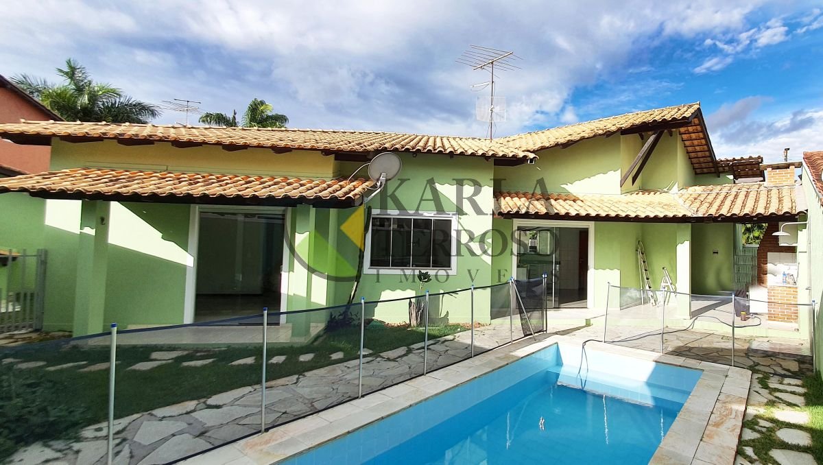 Aluguel Casa 3 quartos Churrasqueira Piscina Condomínio Ville de Montagne Jardim Botânico