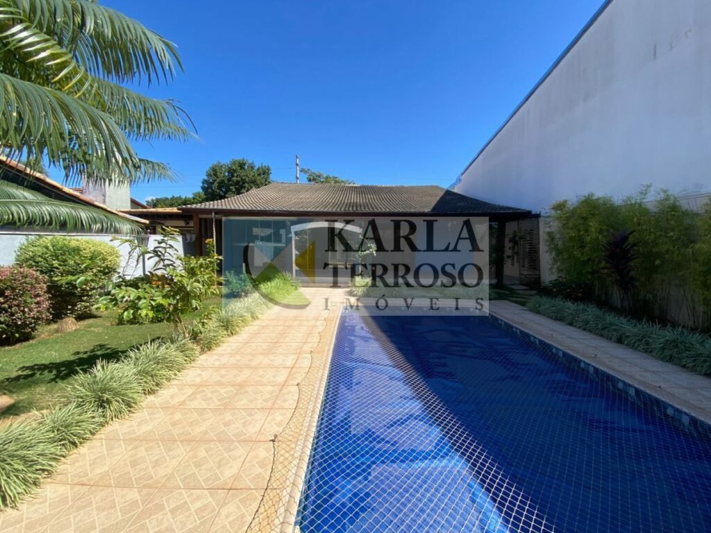 Casa à venda 3 quartos piscina aquecida Mansões California Jardim Botânico Brasília-DF