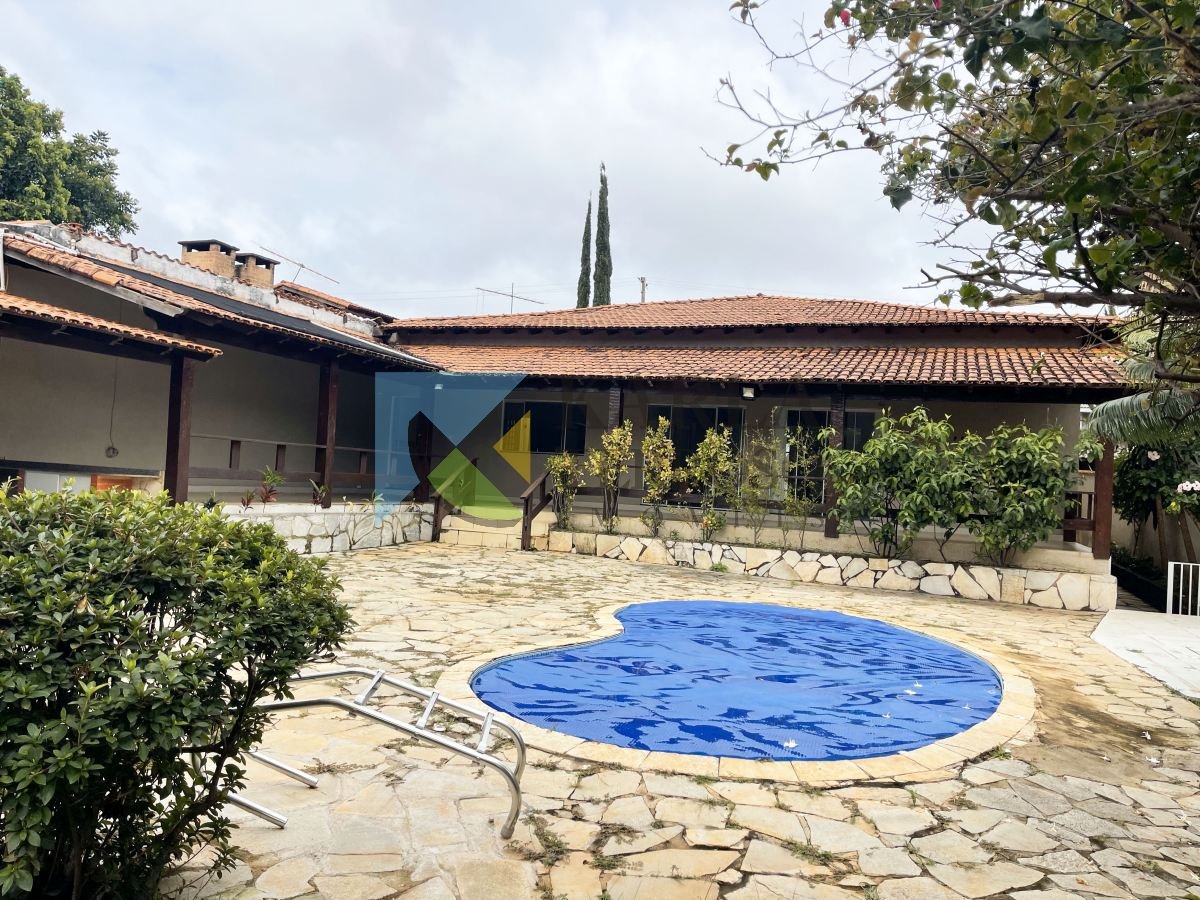 Casa a venda com piscina churrasqueira 4 quartos Jardim Botânico VI Av do Sol