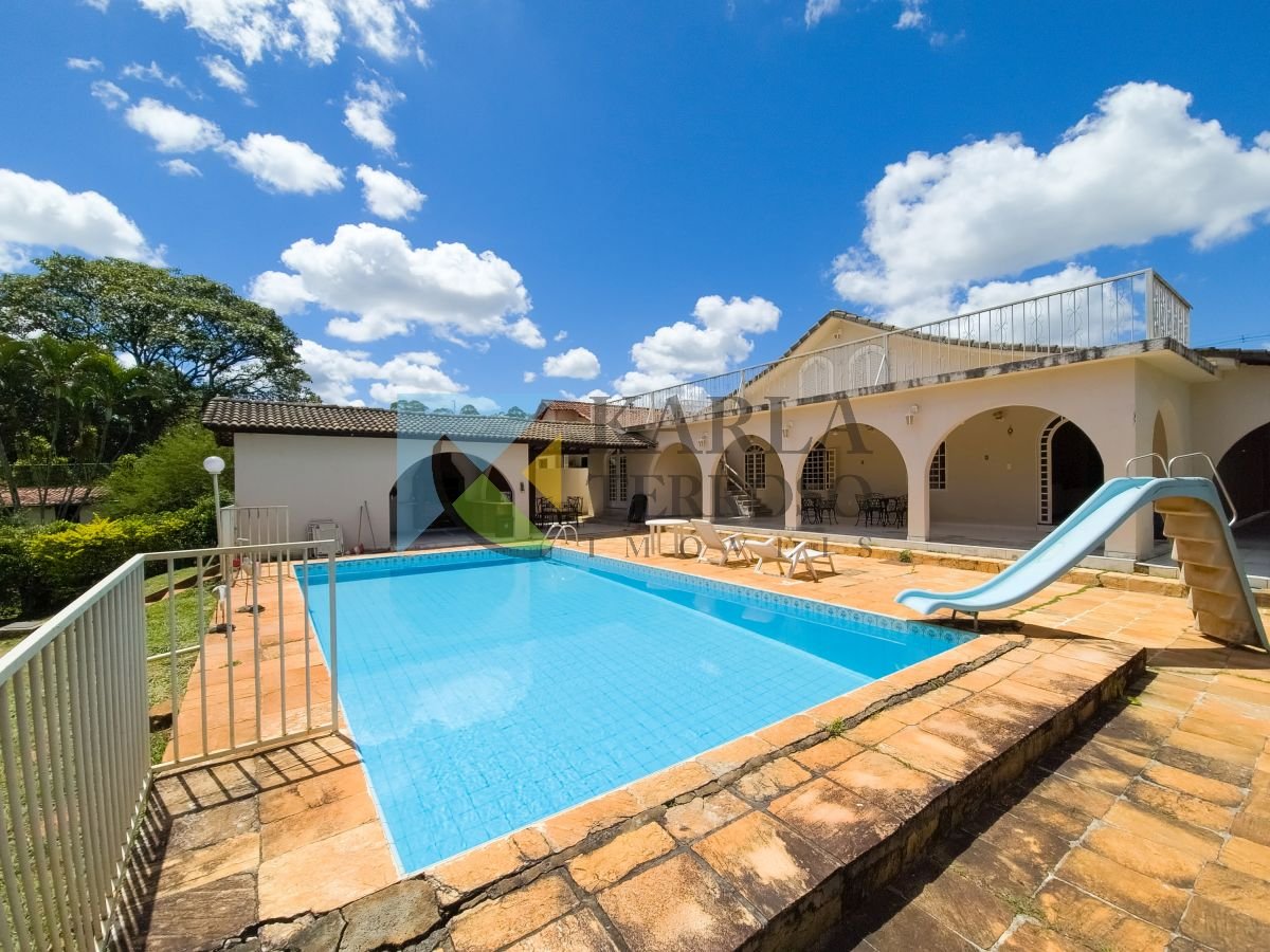 Casa a venda QI 27 piscina Churrasqueira 6 suites 4 vagas de garagens Lago Sul Brasilia DF